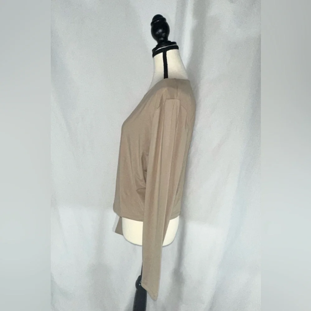 Reoria Long Sleeve Cropped Top in Nude Size XXL - Picture 4 of 9